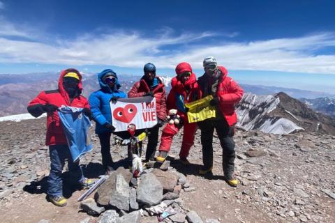 Au sommet de l'Aconcagua à 6962 mètres